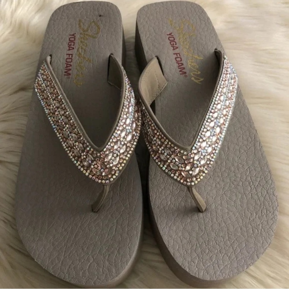 Sketchers Wonder Foam Sandals Size 9 (worn once) SUPER COMFY